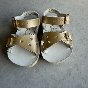 Sam Edelman Metallic Gold Toddler Sandals with Heart Cutouts